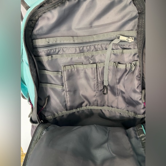 The North Face Borealis School College Travel Hike Aqua Green Large Backpack - Picture 6 of 14
